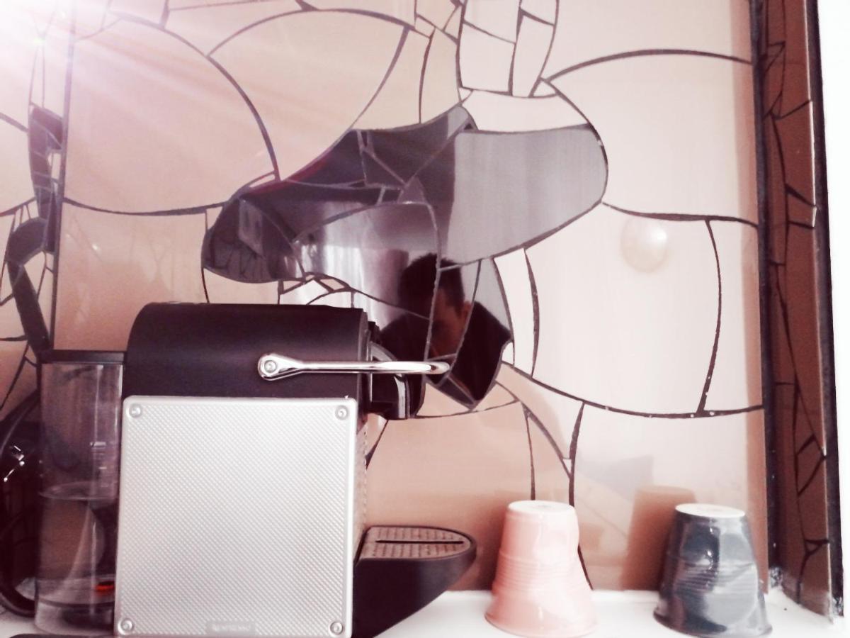 Studio Situe Dans Un Quartier Calme Et Residentiel A Montrouge A Seulement 2 Minutes Du Metro Eksteriør bilde