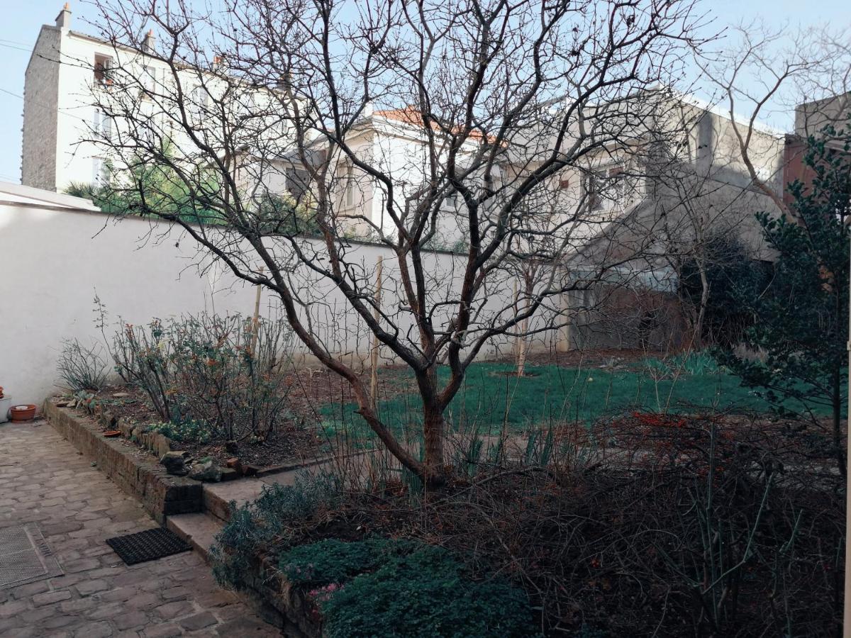 Studio Situe Dans Un Quartier Calme Et Residentiel A Montrouge A Seulement 2 Minutes Du Metro Eksteriør bilde