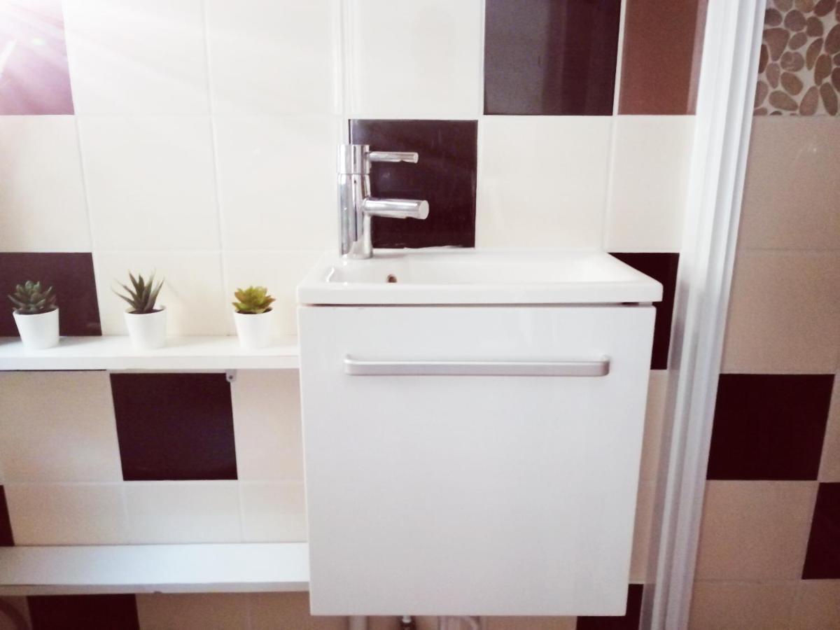 Studio Situe Dans Un Quartier Calme Et Residentiel A Montrouge A Seulement 2 Minutes Du Metro Eksteriør bilde
